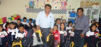 ALCALDE FORTUNATO PALOMINO ENTREGÓ PAQUETE DE ÚTILES ESCOLARES EN EL MARCO DEL BUEN INICIO DEL AÑO ESCOLAR 2017