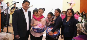 MUNICIPALIDAD DE TORATA RINDE HOMENAJE A LAS DAMAS DEL DISTRITO POR CONMEMORARSE EL DÍA INTERNACIONAL DE LA MUJER