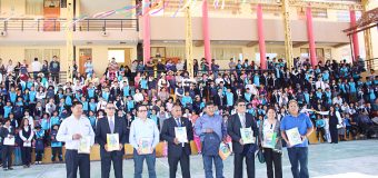 MUNICIPALIDAD ENTREGA KITS ESCOLARES EN INSTITUCIONES EDUCATIVAS PARA UN BUEN INICIO DEL AÑO ESCOLAR EN TORATA