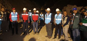 AUTORIDADES Y POBLACIÓN DE TUMILACA VISITARON MINA QUELLAVECO ANTE LOS ACUERDOS CON MINISTROS DE ESTADO