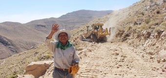 MUNICIPALIDAD DE TORATA APUESTA POR LA APERTURA DE TROCHAS CARROZABLES PARA OPTIMIZAR COSTOS EN PRODUCCIÓN AGRÍCOLA