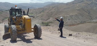 ALCALDE DE TORATA ATIENDE EL PEDIDO DE POBLADORES EN LA REHABILITACIÓN DE VÍAS VECINALES EN EL DISTRITO